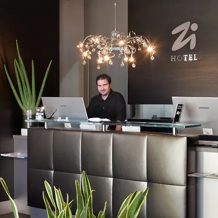 Zi Ξενοδοχείο